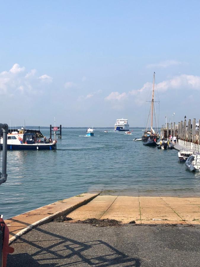 Quayside Close Holiday Apartments Poole Bagian luar foto