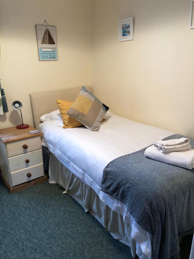 Quayside Close Holiday Apartments Poole Bagian luar foto